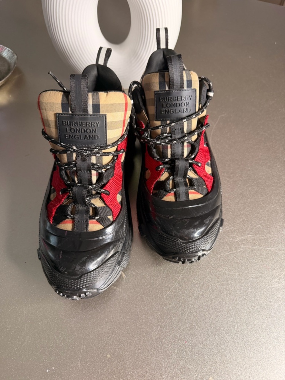 Burberry Kids Red & Beige Check Trail Sneakers - Picture 2 of 7